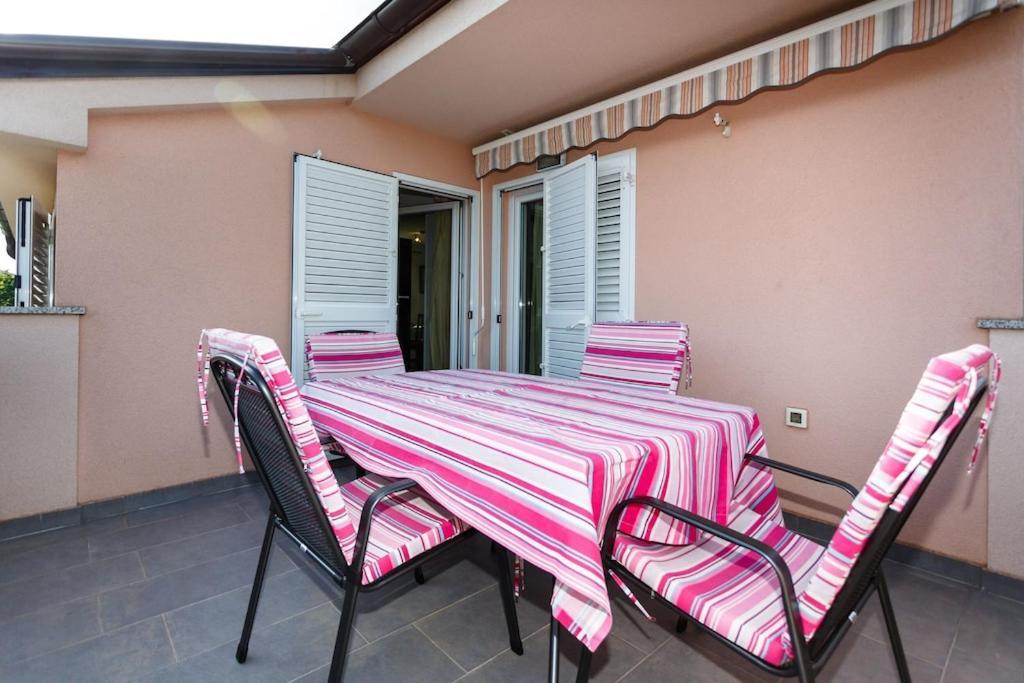 Premium Apartment Near Center And Beach With Parking Veglia Exterior foto