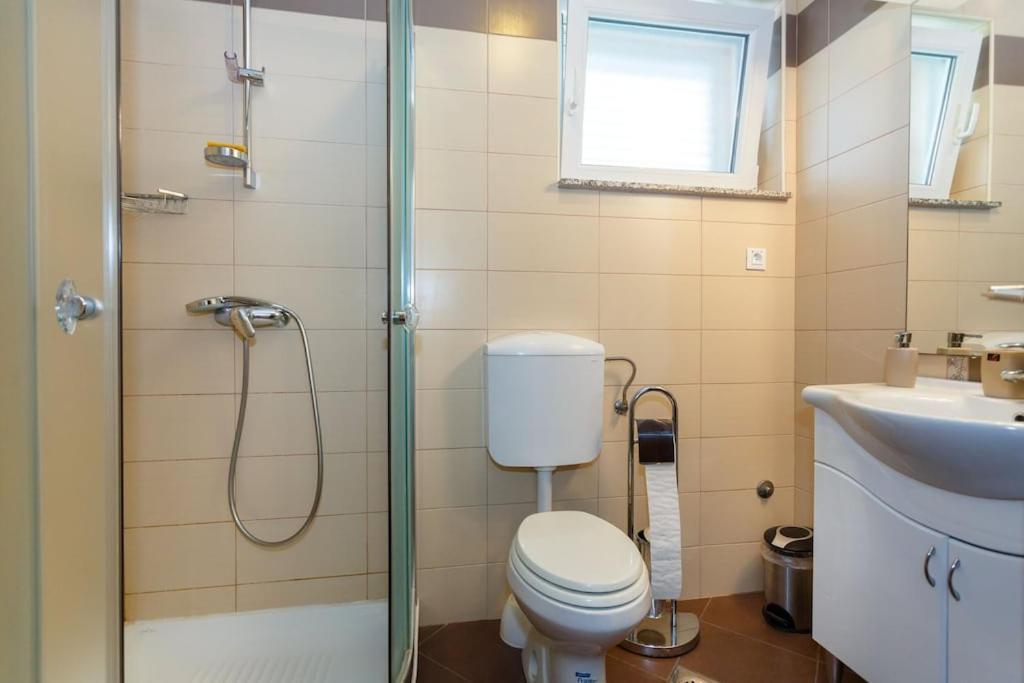 Premium Apartment Near Center And Beach With Parking Veglia Exterior foto